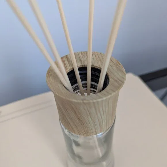 Pink Zebra - Natural Reeds - Scent Diffuser Oil - Picture 2 of 3